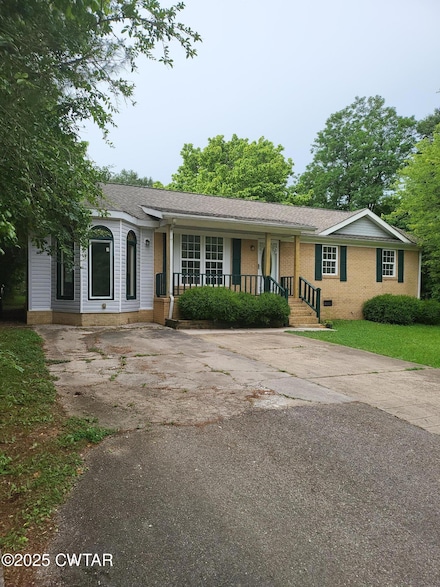 200 Cross St, Bolivar, TN 38008