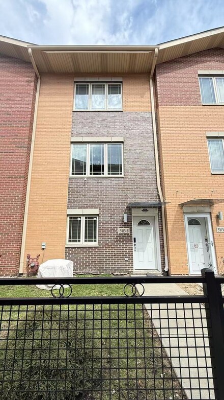3515 S Parnell Ave Unit E, Chicago, IL 60609