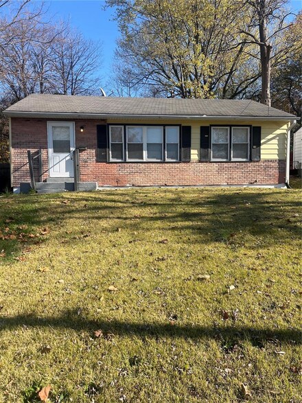 4026 Belfore Dr, Saint Louis, MO 63121