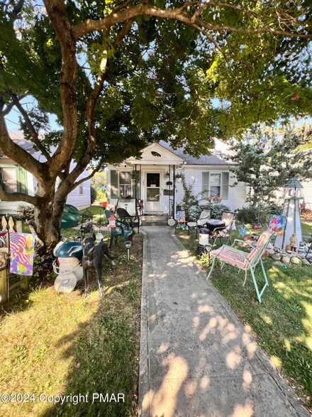 740 7th St, Whitehall, PA 18052