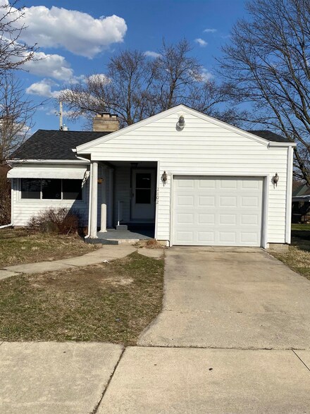2802 S 14th St, New Castle, IN 47362