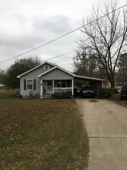 1809 W Trace Creek Rd, Waverly, TN 37185