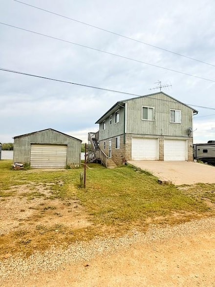 103 Schoonover Dr, Craig, MO 64437