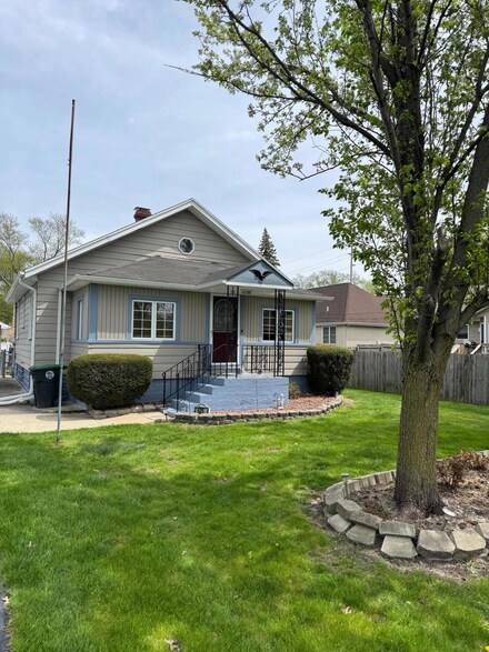625 N Hobart Rd, Hobart, IN 46342