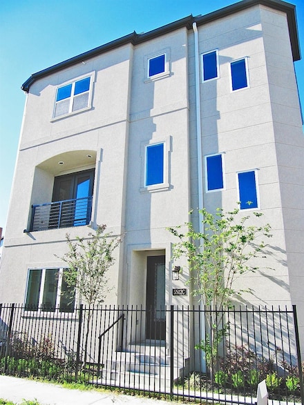 5512 Petty St Unit C, Houston, TX 77007