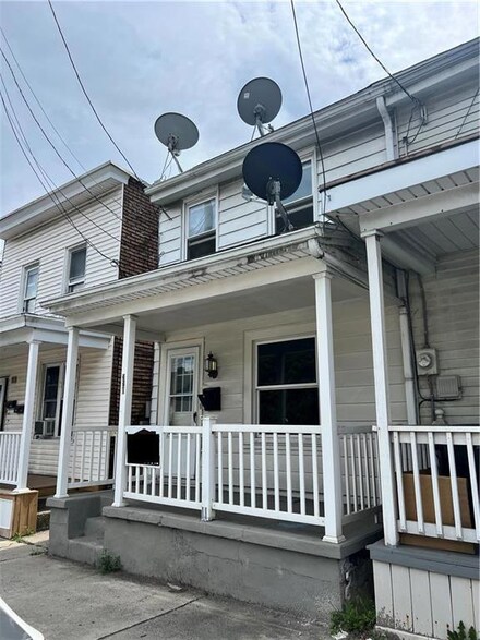 320 S 2nd St, Saint Clair, PA 17970