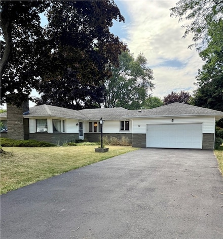 77 Peppermint Dr, Rochester, NY 14615