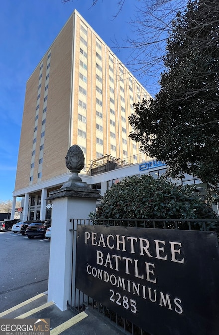 2285 Peachtree Rd NE, Atlanta, GA 30309