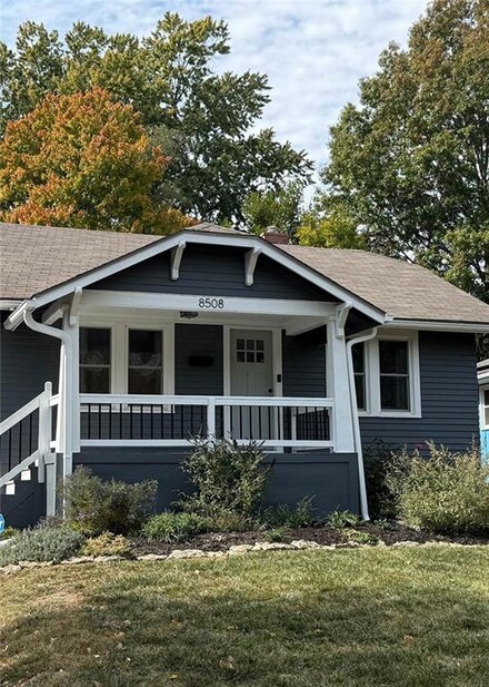 8508 Robinson St, Overland Park, KS 66212