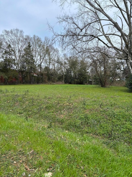 823 Edgar St, McComb, MS 39648