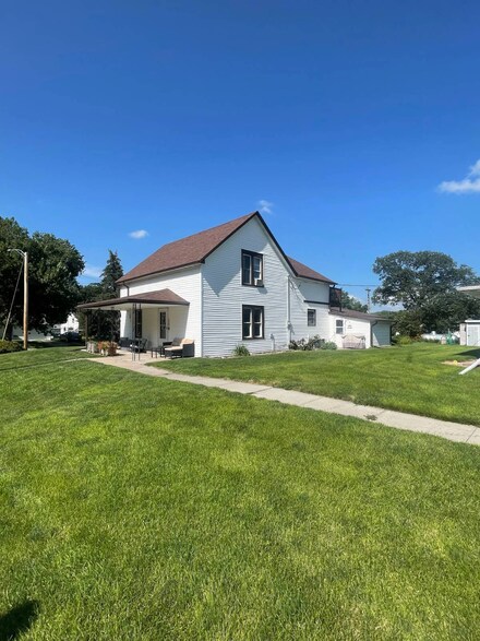109 N 2nd St, Verdigre, NE 68783