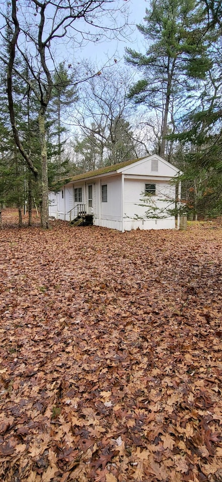 1309 Onondaga Ave, Pointe Aux Pins, MI 49775
