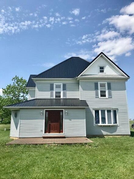 16 E Main St, Yorkshire, OH 45388