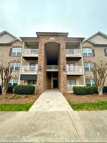 4505 Old Battleground Rd Unit 207, Greensboro, NC 27410