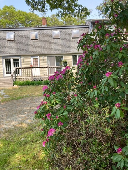 3 Carole Ave, Vineyard Haven, MA 02568