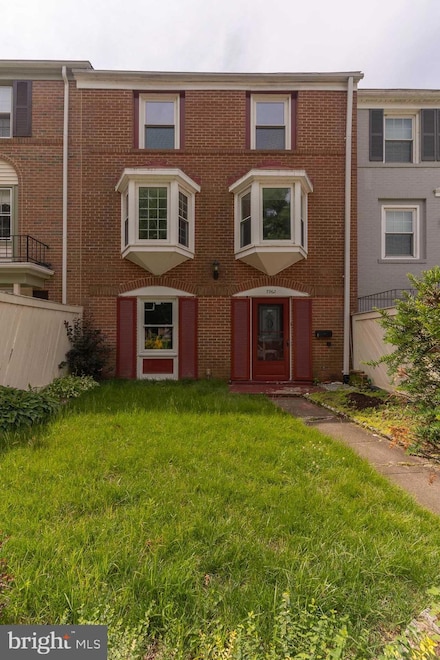 7962 Central Park Cir, Alexandria, VA 22309