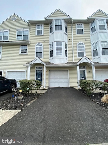 6702 Riverfront Dr, Palmyra, NJ 08065