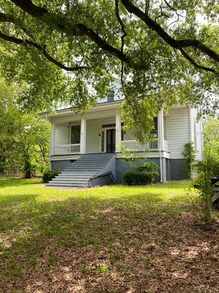 159 E Lacy St, Chester, SC 29706
