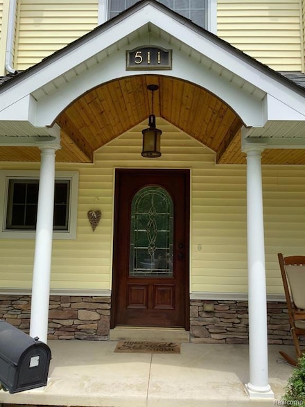 511 Baseline Rd, Northville, MI 48167