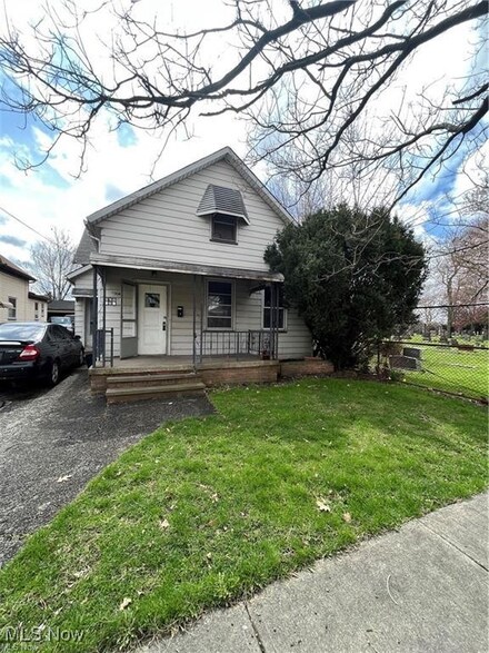 6304 Lansing Ave, Cleveland, OH 44105