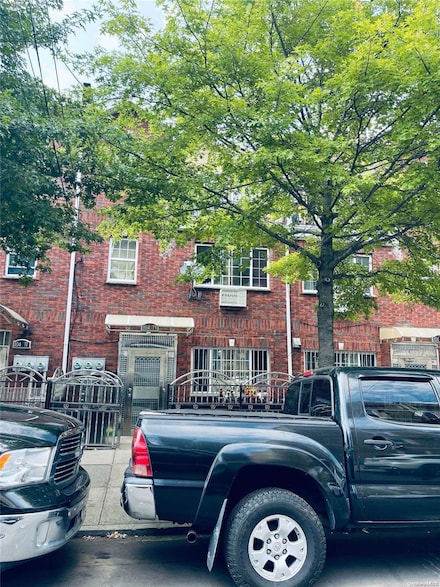 104-73 48th Ave, Corona, NY 11368