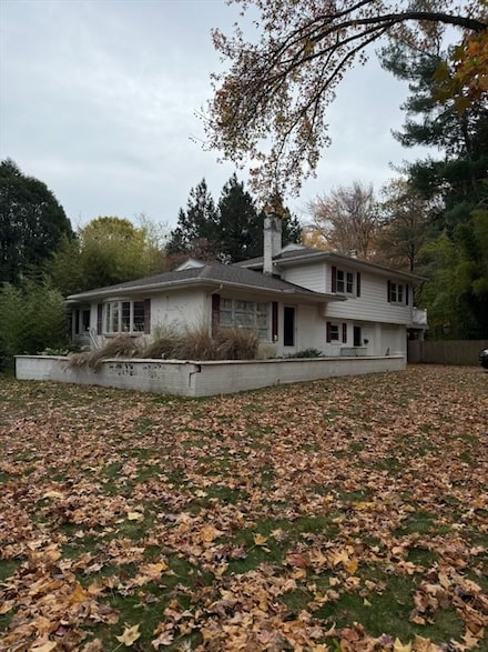 28 Hilltop Dr, East Greenwich, RI 02818