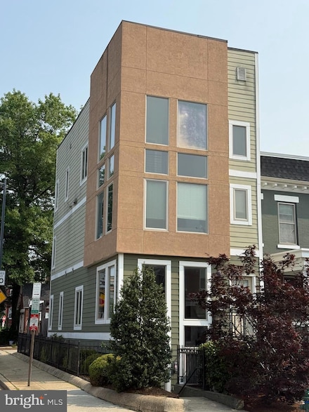 471 Luray Place NW Unit B, Washington, DC 20010