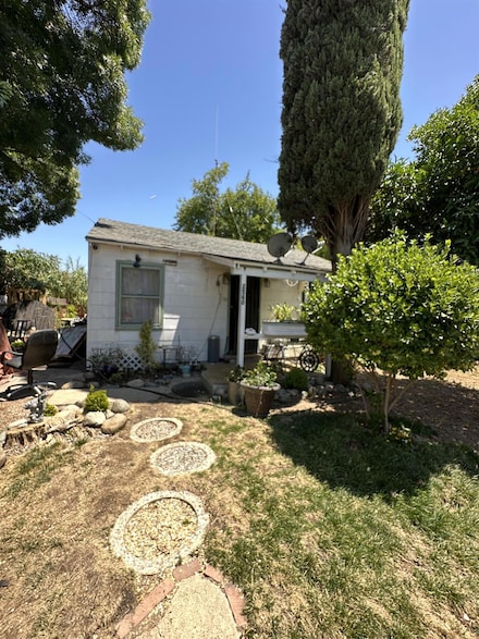 2560 Selma St, Sacramento, CA 95815