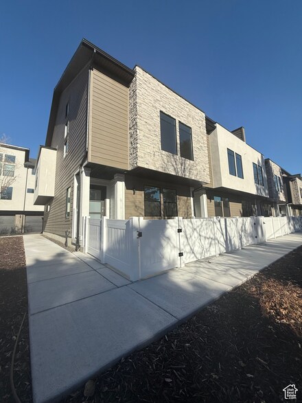 538 E 7215 S Unit 10, Midvale, UT 84047