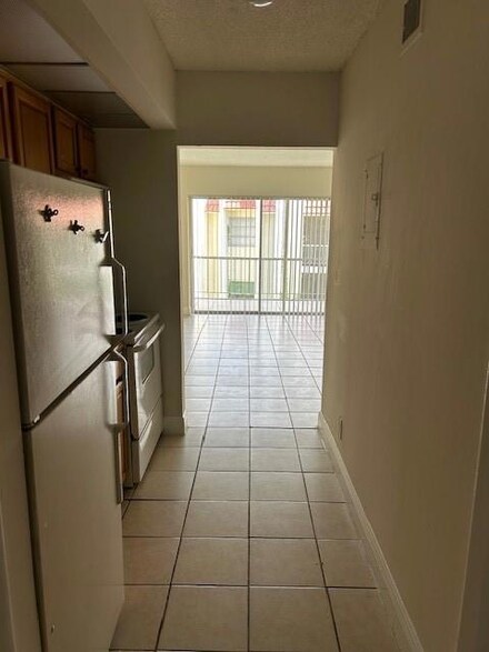 608 NW 13th St Unit 220, Boca Raton, FL 33486