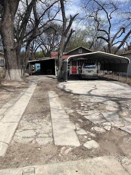 308 E Canal St, Del Rio, TX 78840