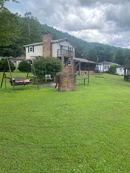 60 Woodward Ave, Pineville, WV 24874