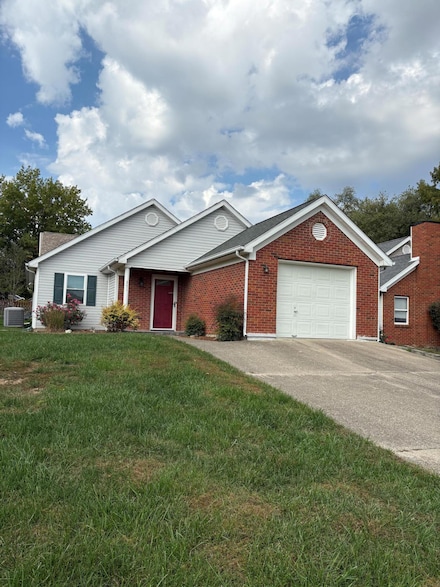 371 Garden Point Dr, Frankfort, KY 40601