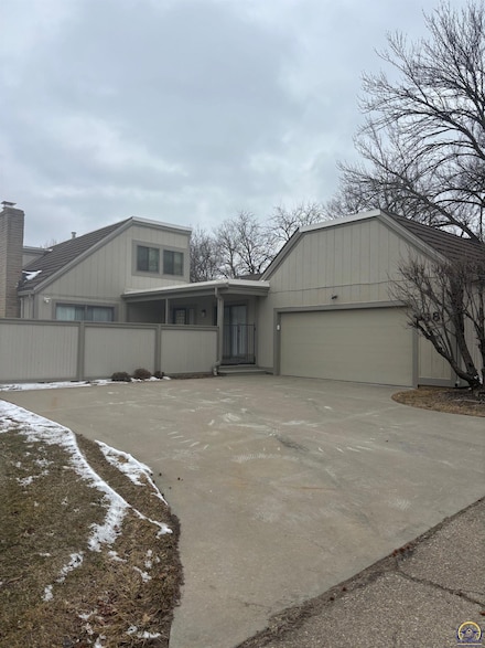 88 SW Pepper Tree Ln, Topeka, KS 66611
