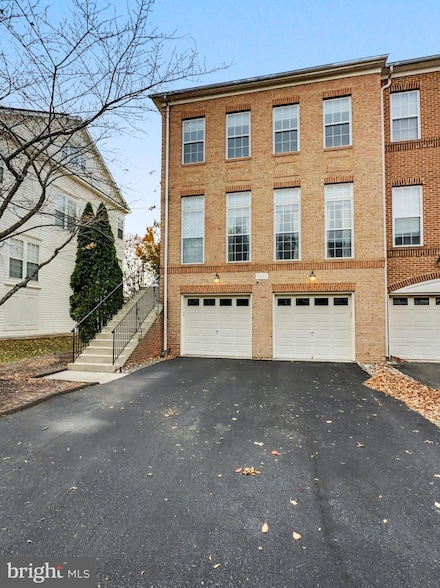 41863 Cinnabar Square, Stone Ridge, VA 20105