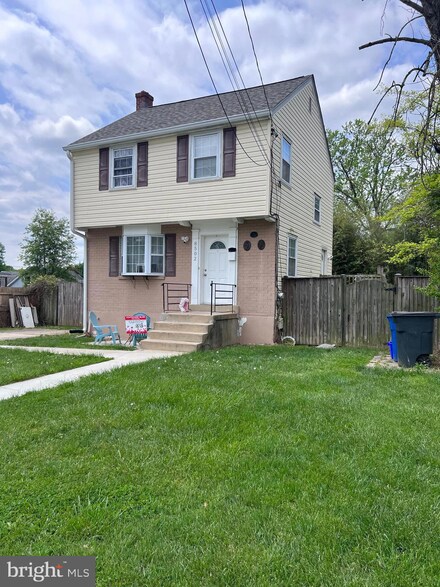 8502 Haskins Place, Takoma Park, MD 20912