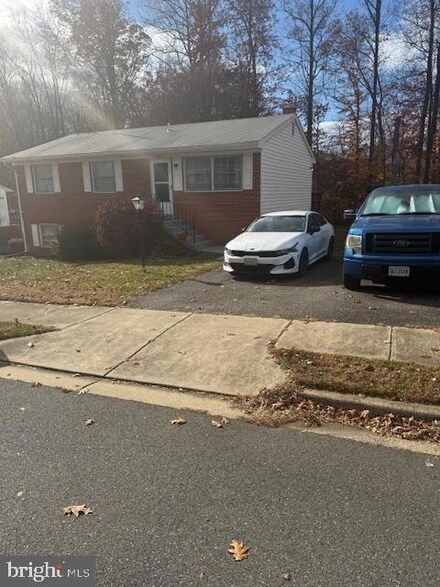 13010 Kerrydale Rd, Woodbridge, VA 22193