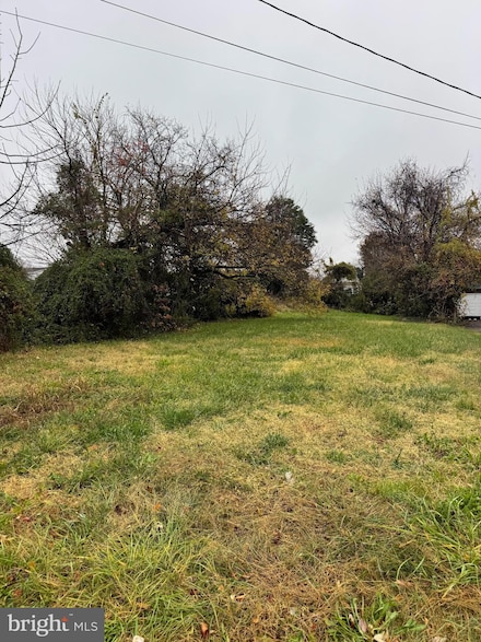 1 Helena Ave, Essex, MD 21221