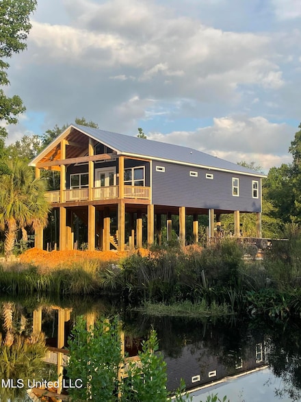 6120 Tyler St, Waveland, MS 39520