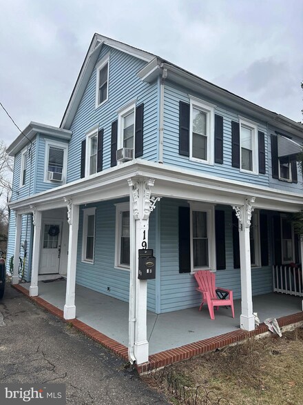 19 Franklin St, Swedesboro, NJ 08085