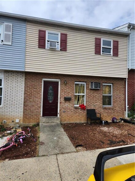 406 Carolina Ave, Whitehall, PA 18052