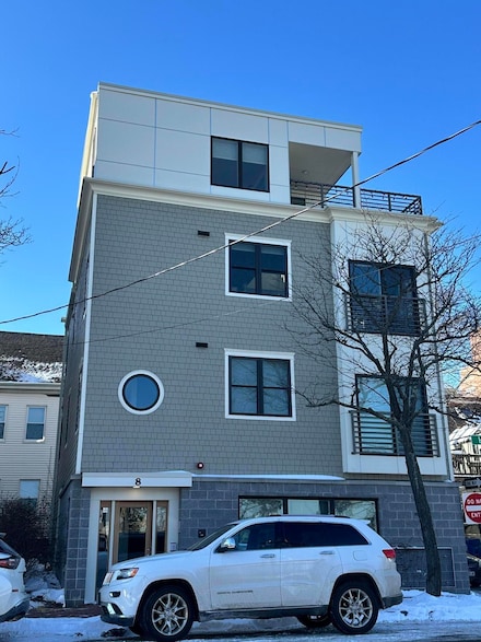 8 Hill St Unit 2, Portland, ME 04102