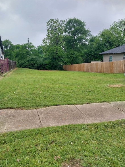 1339 E Magnolia Ave, Fort Worth, TX 76104