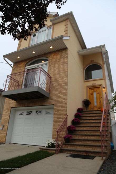 70 Andrews St, Staten Island, NY 10305