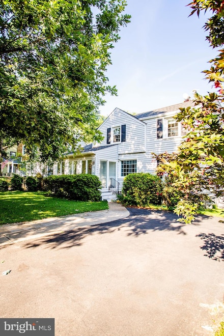 2901 Cherry St, Falls Church, VA 22042