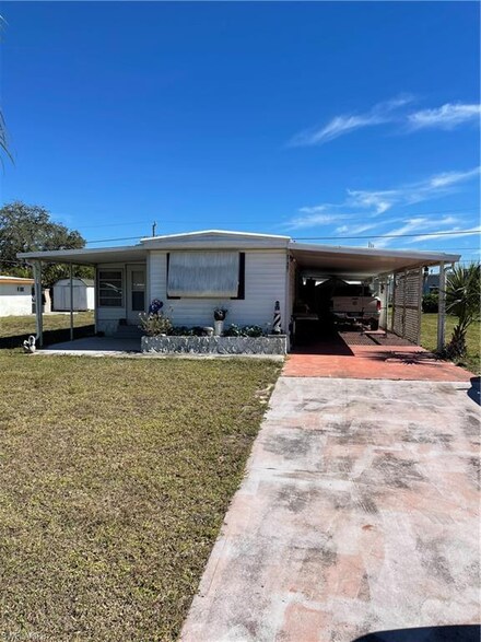 27407 Rue Viauv Ave, Bonita Springs, FL 34135