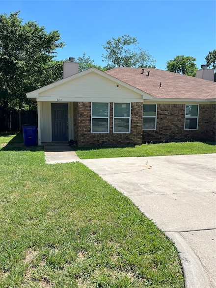 802 Woodland Ct, Kennedale, TX 76060