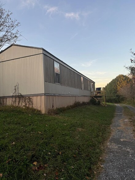 134 Mockingbird Ln, Gainesboro, TN 38562