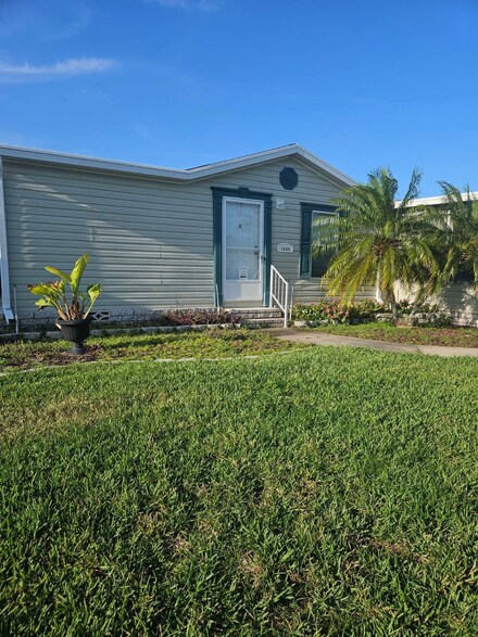 1238 Tahiti Cir, Davenport, FL 33897