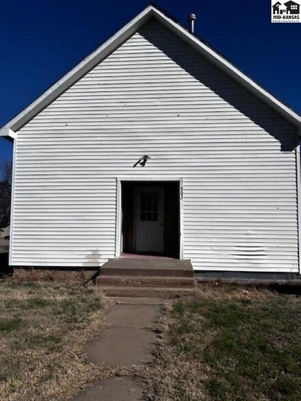 902 S High St, Pratt, KS 67124